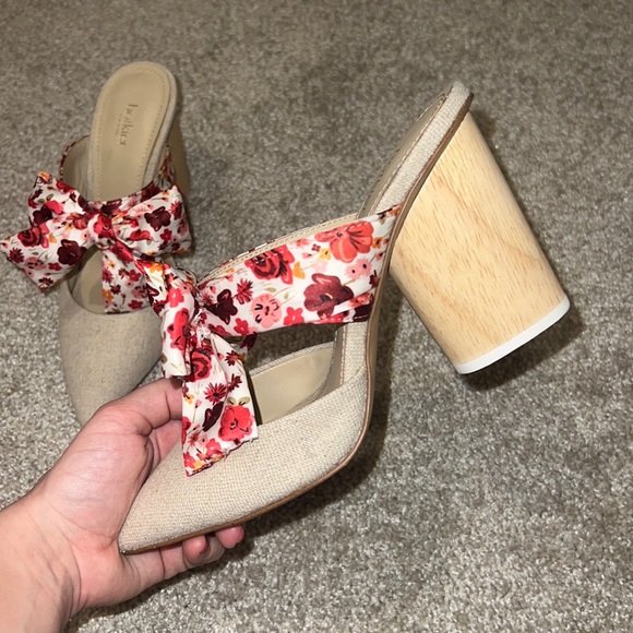 Botkier Hampton Bow Pointy Toe Mule - Picture 3 of 4